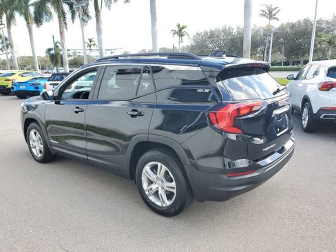 Used 2019 GMC Terrain SLE w/ Driver Convenience Package image 2