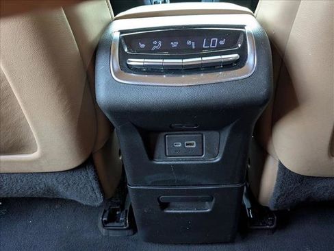 Used 2022 Cadillac XT6 Sport w/ Platinum Package image 17