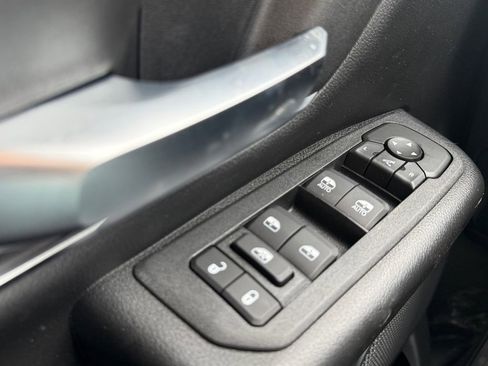 New 2026 RAM 1500 4x4 Crew Cab image 28