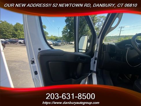 Used 2025 RAM ProMaster 2500 w/ U-Haul Equipment Group FWD image 12