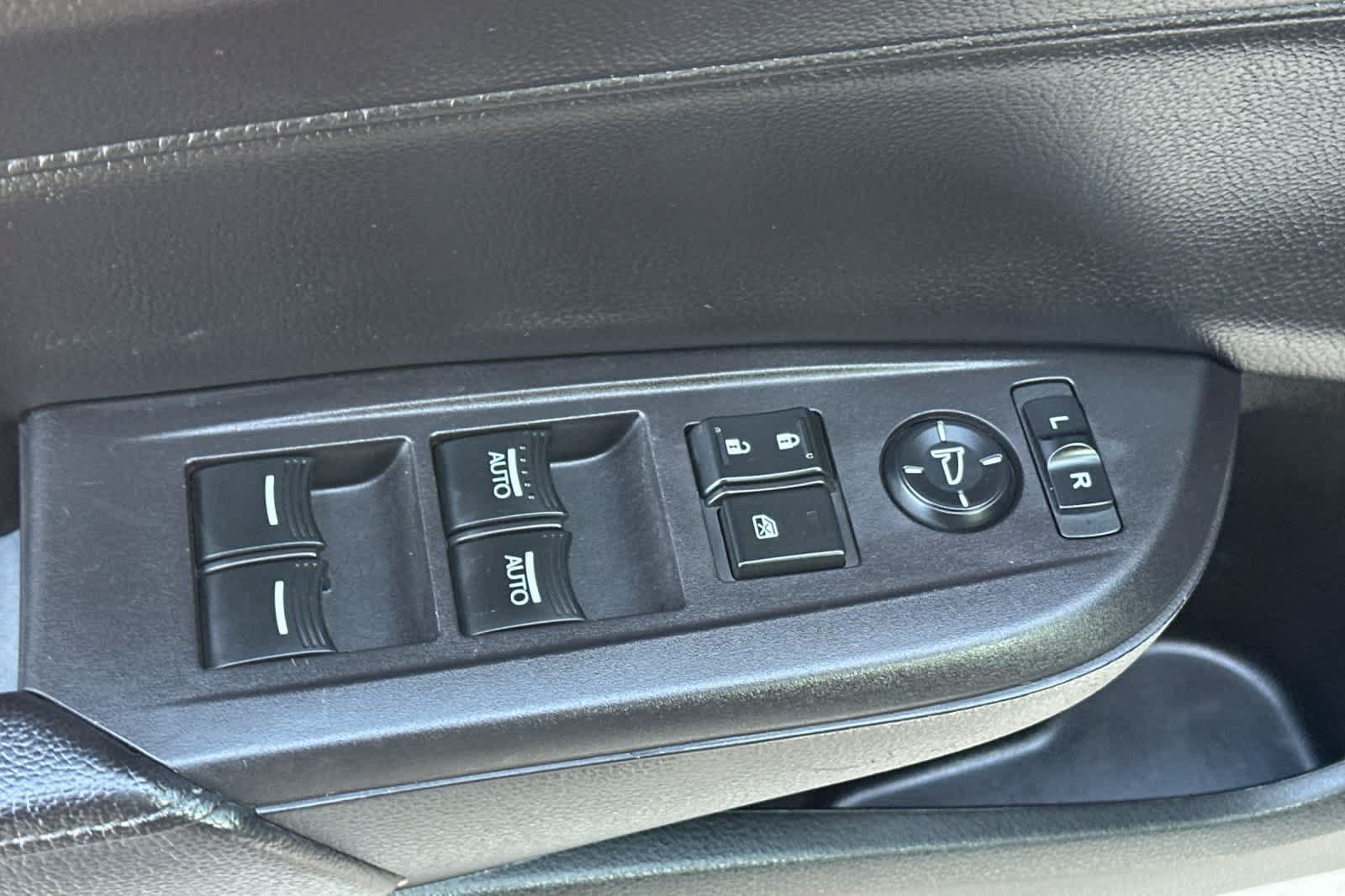 Used 2017 Acura ILX FWD image 13