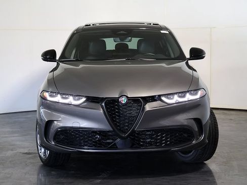 Used 2024 Alfa Romeo Tonale Veloce AWD/4WD image 9