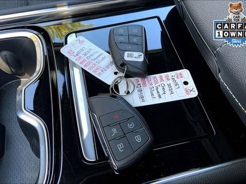 Used 2024 Chevrolet Traverse LT image 11