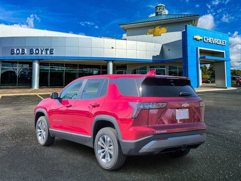 New 2026 Chevrolet Equinox LT w/ Convenience Package II image 3