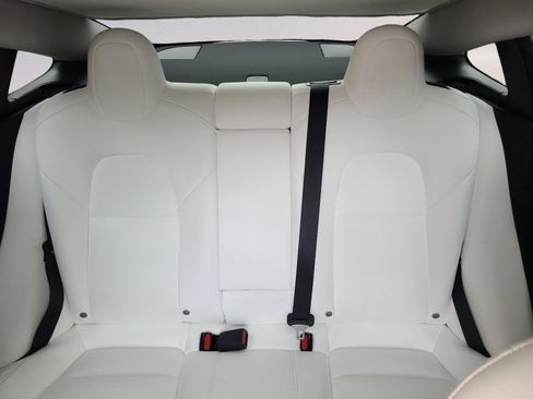 Used 2021 Tesla Model 3 Standard Range Plus image 18