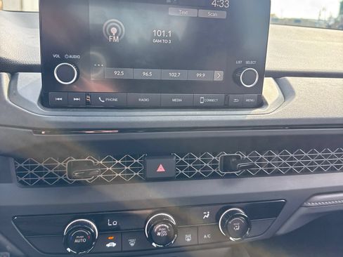 Used 2025 Honda Accord LX image 5