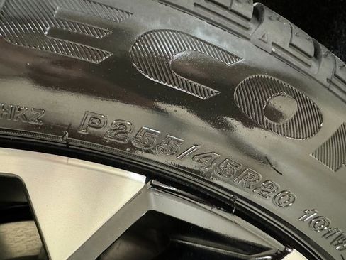 Used 2024 Mitsubishi Outlander 4WD Plug-In Hybrid image 26