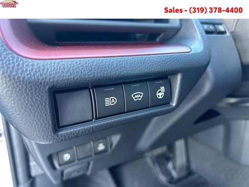 New 2026 Toyota Prius Plug-In Hybrid FWD image 24