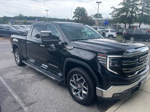 Used 2023 GMC Sierra 1500 SLT w/ SLT Premium Plus Package AWD/4WD image 4