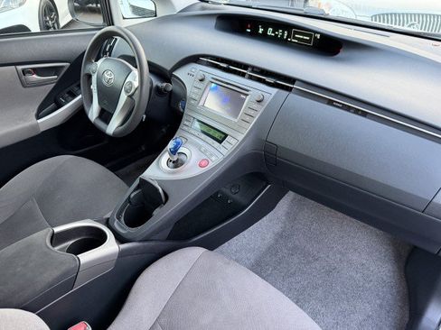 Used 2015 Toyota Prius Three FWD image 15