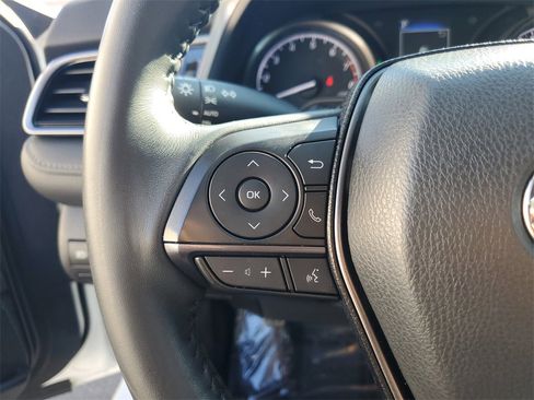 Used 2022 Toyota Camry SE image 24
