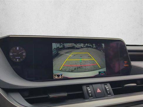 Used 2019 Lexus ES 300h w/ Accessory Package 2 FWD image 20