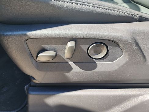 New 2026 GMC Sierra 1500 SLT w/ SLT Premium Plus Package image 18