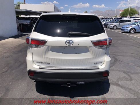 Used 2016 Toyota Highlander Plus AWD/4WD image 7