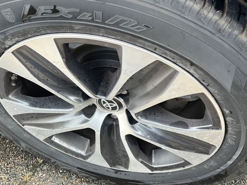 Used 2022 Toyota Highlander XLE image 22