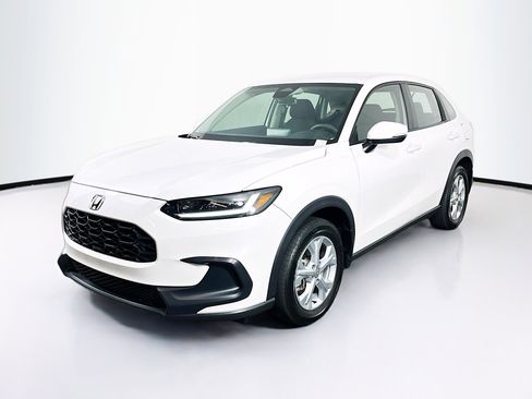 Used 2025 Honda HR-V LX image 3