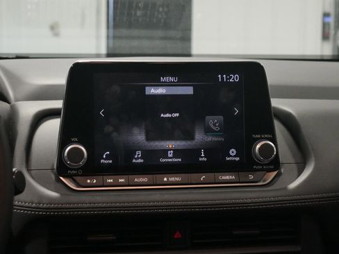 Used 2025 Nissan Rogue S image 21