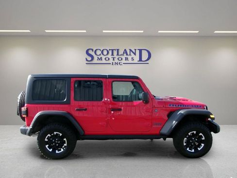 Used 2025 Jeep Wrangler Unlimited Rubicon 4xe w/ Convenience Group AWD/4WD image 6