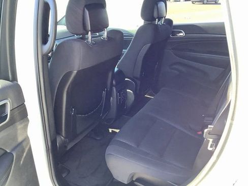 Used 2018 Jeep Grand Cherokee Laredo image 23