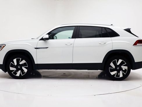 Used 2025 Volkswagen Atlas Cross Sport SE image 6