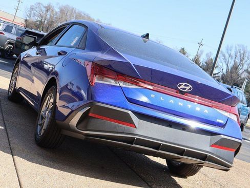 New 2026 Hyundai Elantra Blue image 4