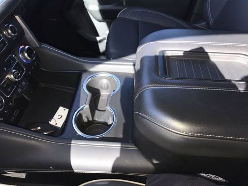 Used 2024 GMC Yukon XL SLT w/ SLT Luxury Package AWD/4WD image 21