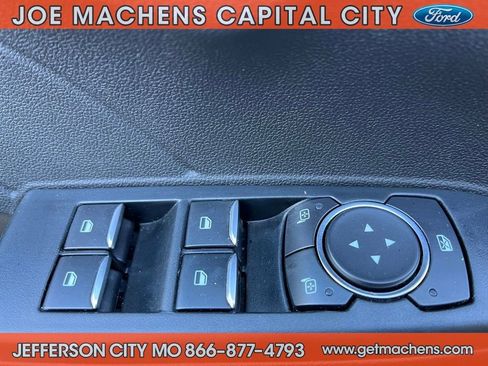 Certified 2022 Ford Escape SE w/ SE Sport Appearance Package image 21