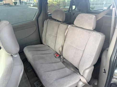 Used 2003 Chrysler Town & Country LX FWD image 12
