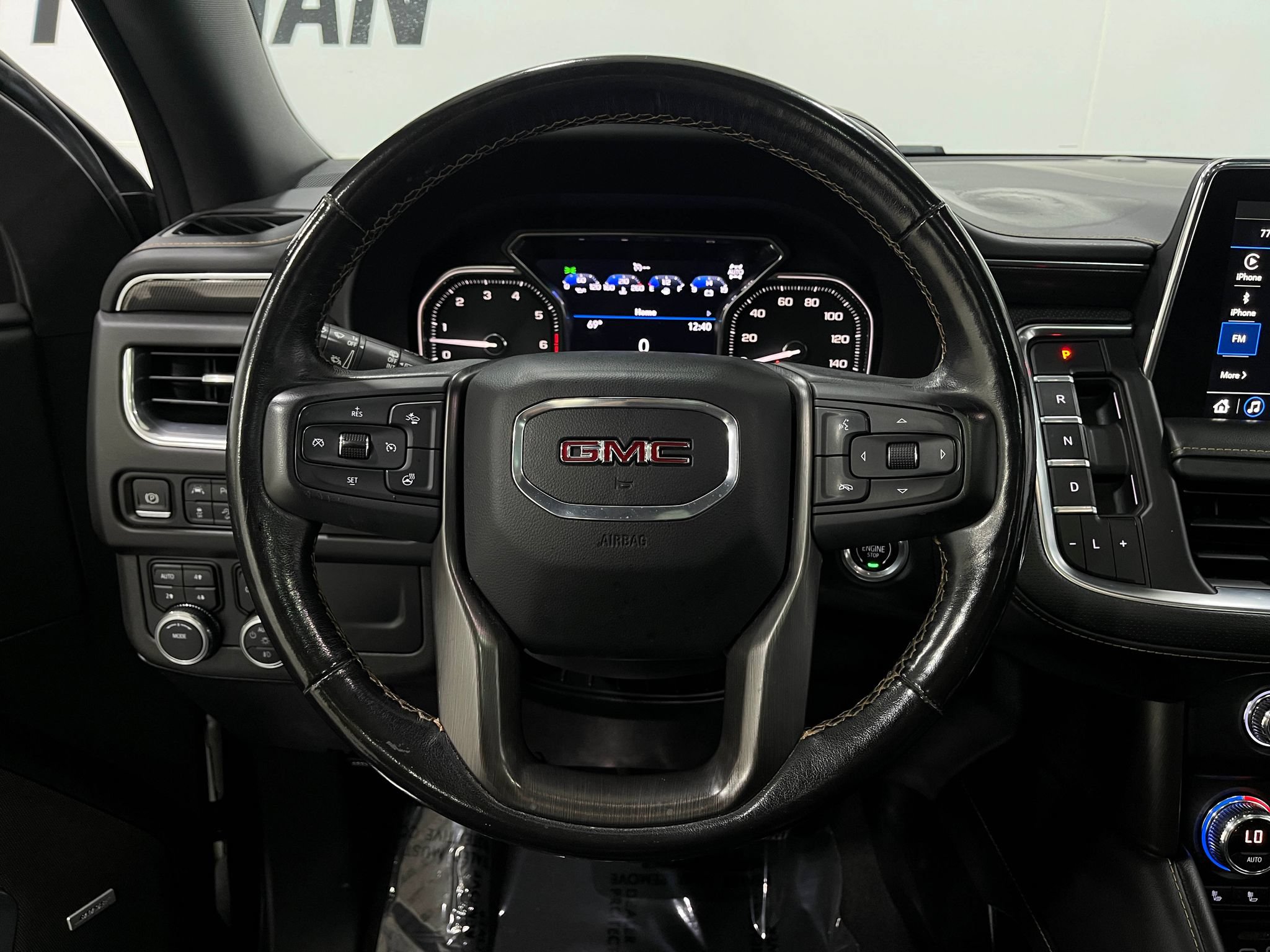 Used 2021 GMC Yukon AT4 w/ Technology Package AWD/4WD image 21