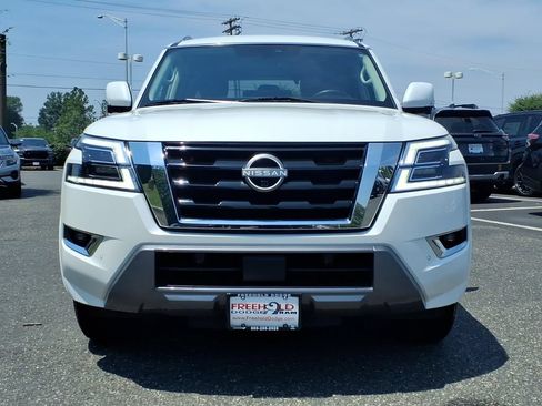 Used 2023 Nissan Armada SL w/ Cargo Package AWD/4WD image 2