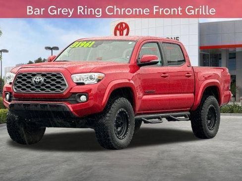 Used 2020 Toyota Tacoma SR5 w/ Technology Package image 10