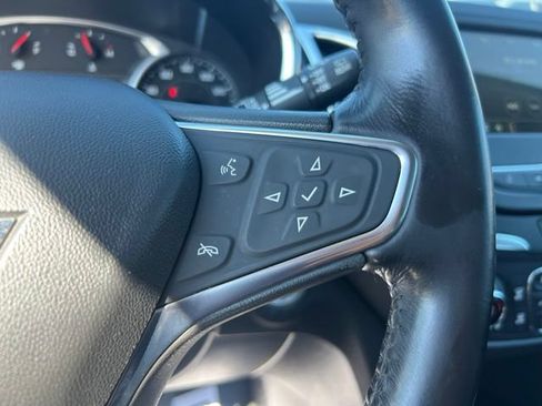 Used 2019 Chevrolet Equinox LT FWD image 10