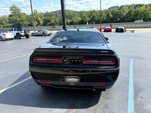 Used 2015 Dodge Challenger SRT Hellcat image 4