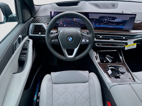 New 2026 BMW X5 sDrive40i image 17