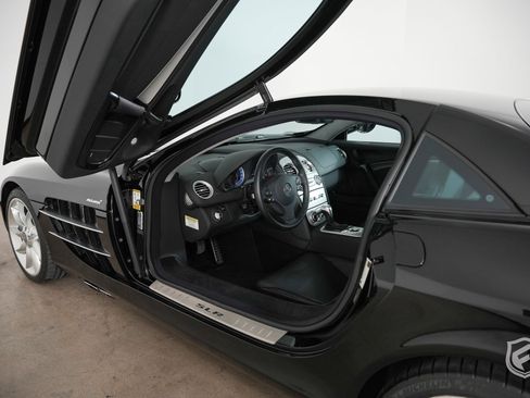 Used 2006 Mercedes-Benz SLR image 22