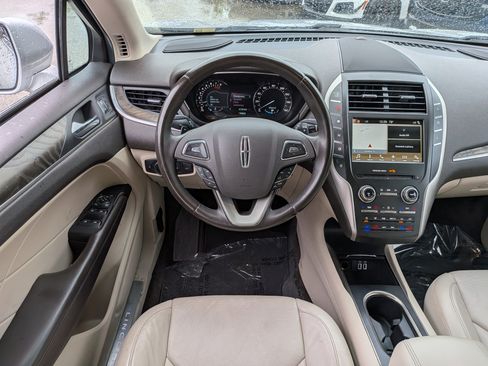 Used 2017 Lincoln MKC Reserve FWD image 18