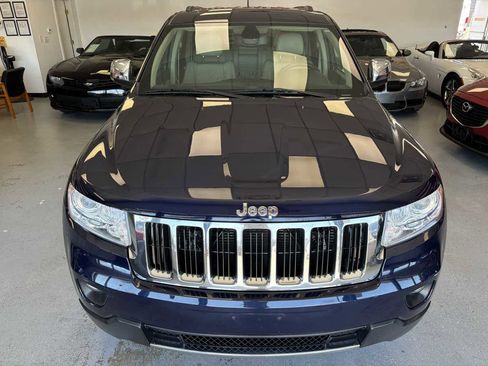 Used 2013 Jeep Grand Cherokee Limited w/ Luxury Group II image 2