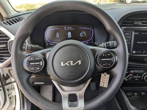 Certified 2025 Kia Soul LX image 31