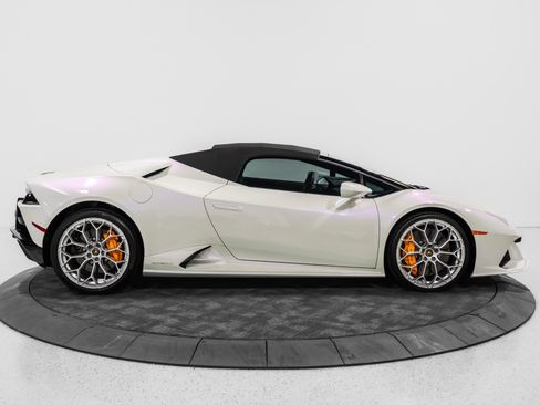 Used 2024 Lamborghini Huracan EVO AWD/4WD image 23
