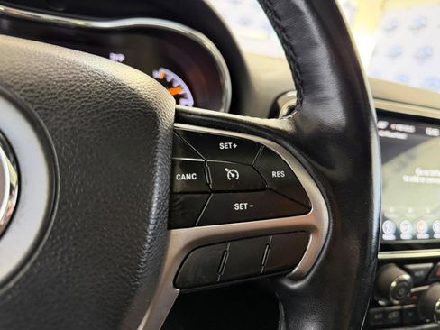 Used 2019 Jeep Grand Cherokee Limited w/ Trailer Tow Group IV image 31