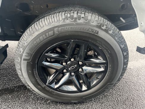 Used 2019 Chevrolet Silverado 1500 Custom Trail Boss w/ Custom Convenience Package image 11