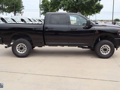 Used 2025 RAM 2500 Tradesman AWD/4WD image 2