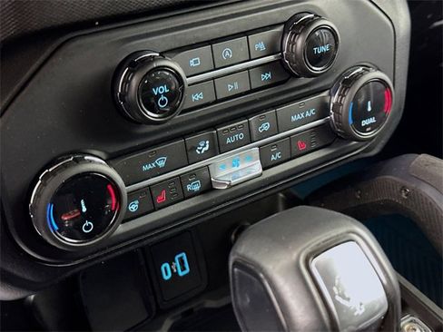 Used 2022 Ford Bronco Raptor image 17