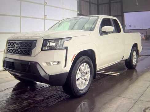 Certified 2024 Nissan Frontier SV w/ SV Convenience Package image 1