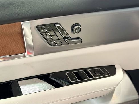 New 2026 Cadillac Vistiq Sport image 16