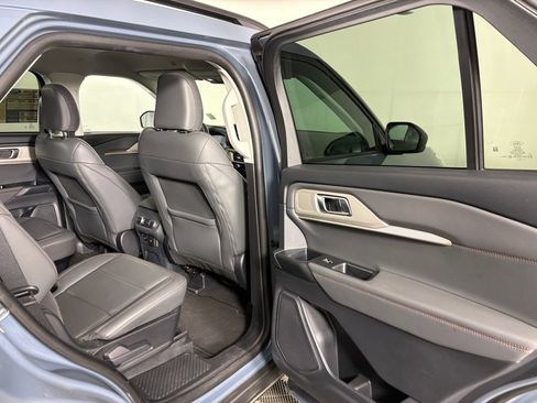 Certified 2025 Ford Explorer Active w/ Active Comfort Package AWD/4WD image 36