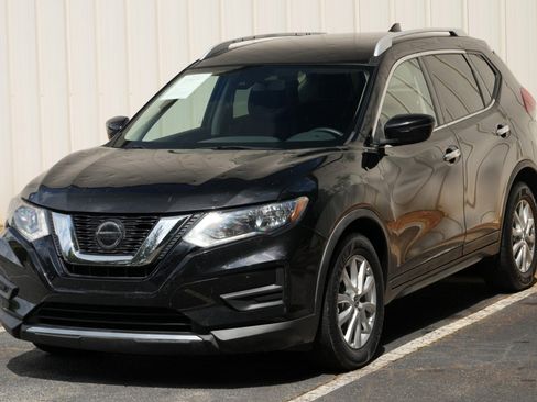 Used 2020 Nissan Rogue SV FWD image 41