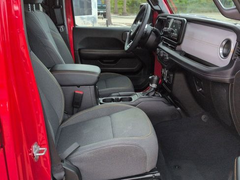 Used 2025 Jeep Wrangler Unlimited Sahara w/ Safety Group AWD/4WD image 25