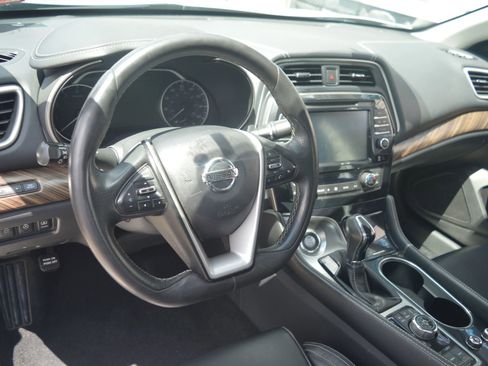 Used 2017 Nissan Maxima Platinum FWD image 29