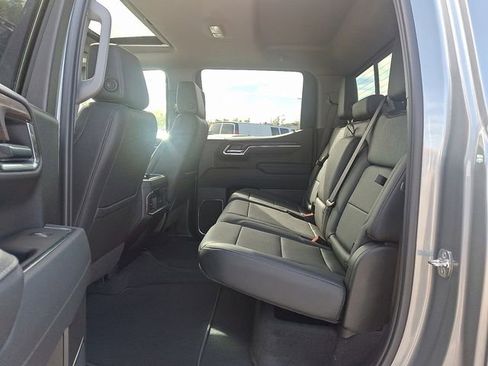 New 2026 GMC Sierra 1500 SLT w/ SLT Convenience Package image 6